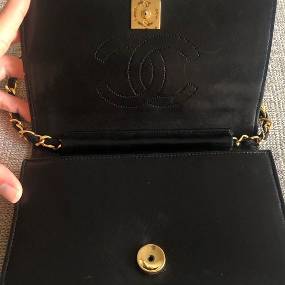 Auth Vintage Chanel Black Mini Flap Bag WOC - Picture 4 of 8